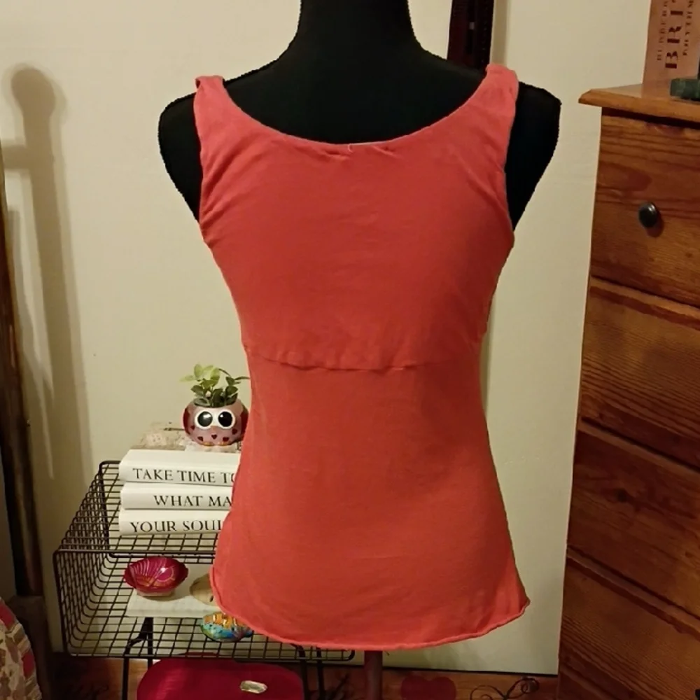 OGLE Women's Coral Tank Top Flowy And Light. Super Cute Like New. - Picture 5 of 6